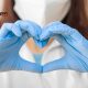 μπλε γάντια σε σχημα καρδιας