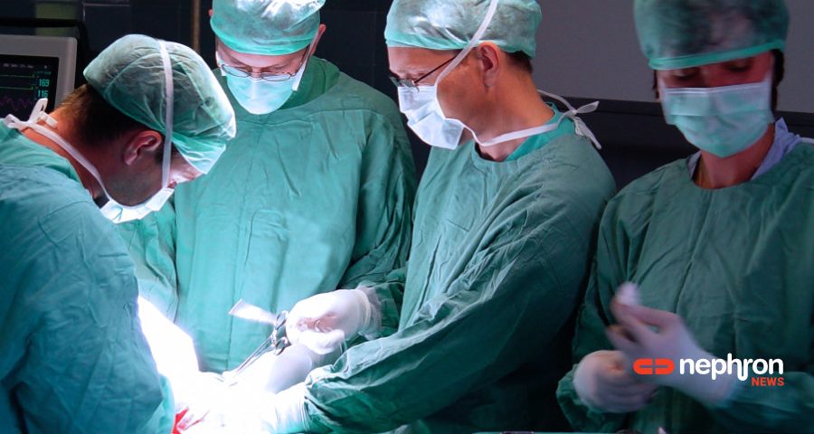 4 γιατροί σε χειρουργείο